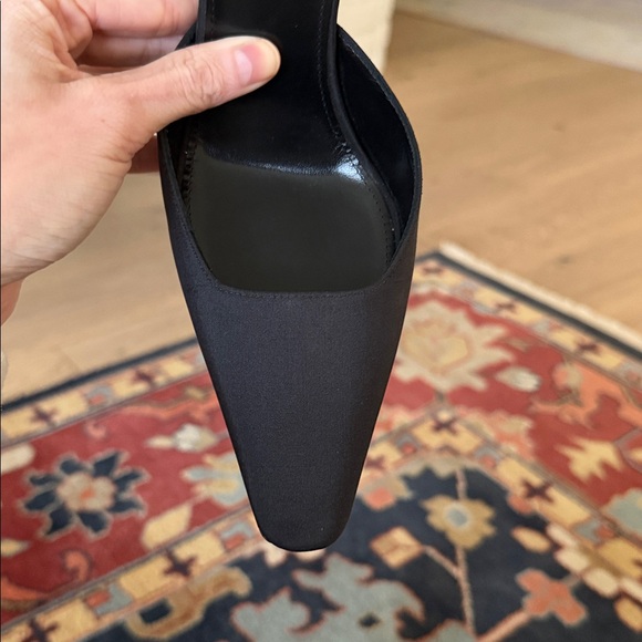 Saint Laurent Tom Slingback Pump in Nero & Heavenly Blue - Picture 10 of 12